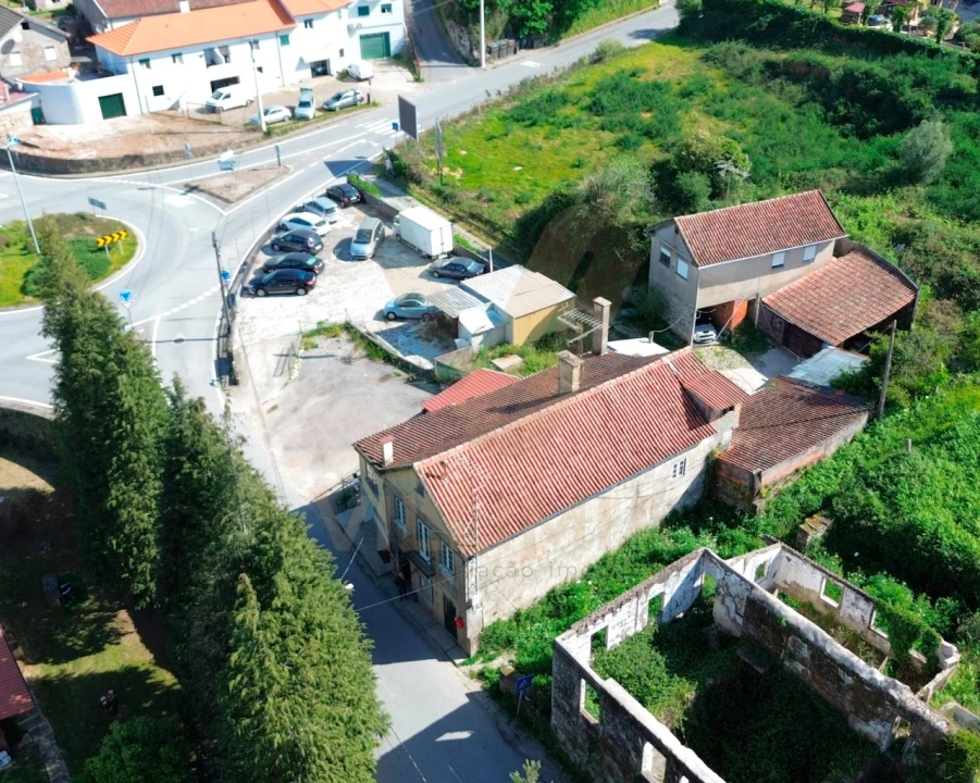 Moradia T4 para Venda em Arcozelo Foto 3