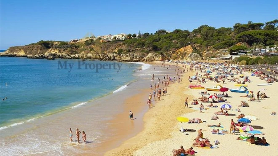 Prédio para Venda em Albufeira e Olhos de Água