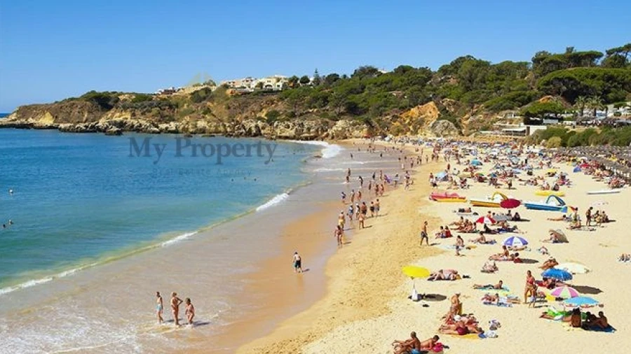 Prédio para Venda em Albufeira e Olhos de Água