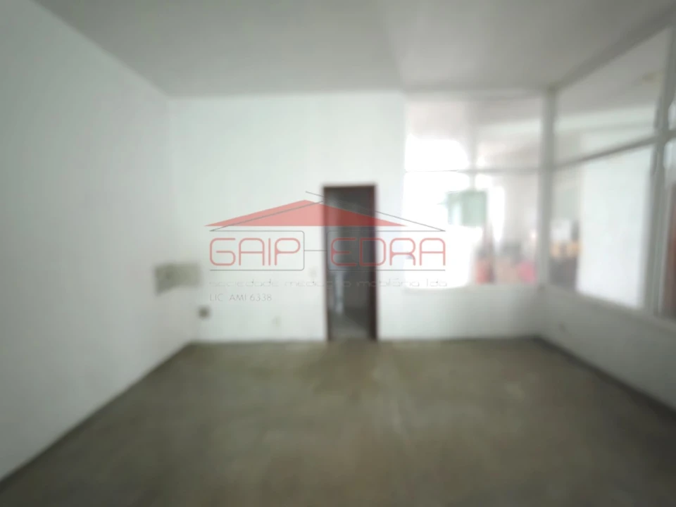 Loja para Venda em Vila Cova da Lixa e Borba de Godim Foto 3