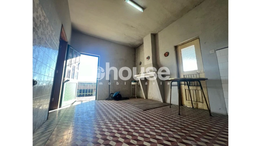 Moradia T4 para Venda em Ervões Foto 3