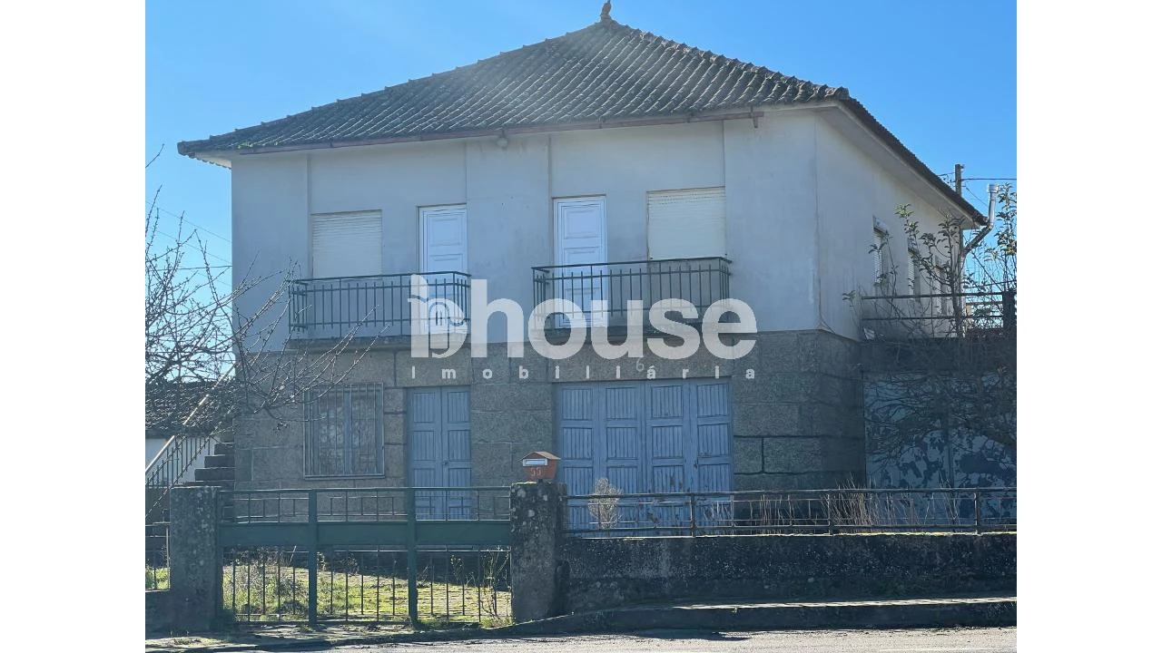 Moradia T4 para Venda em Ervões Foto 5