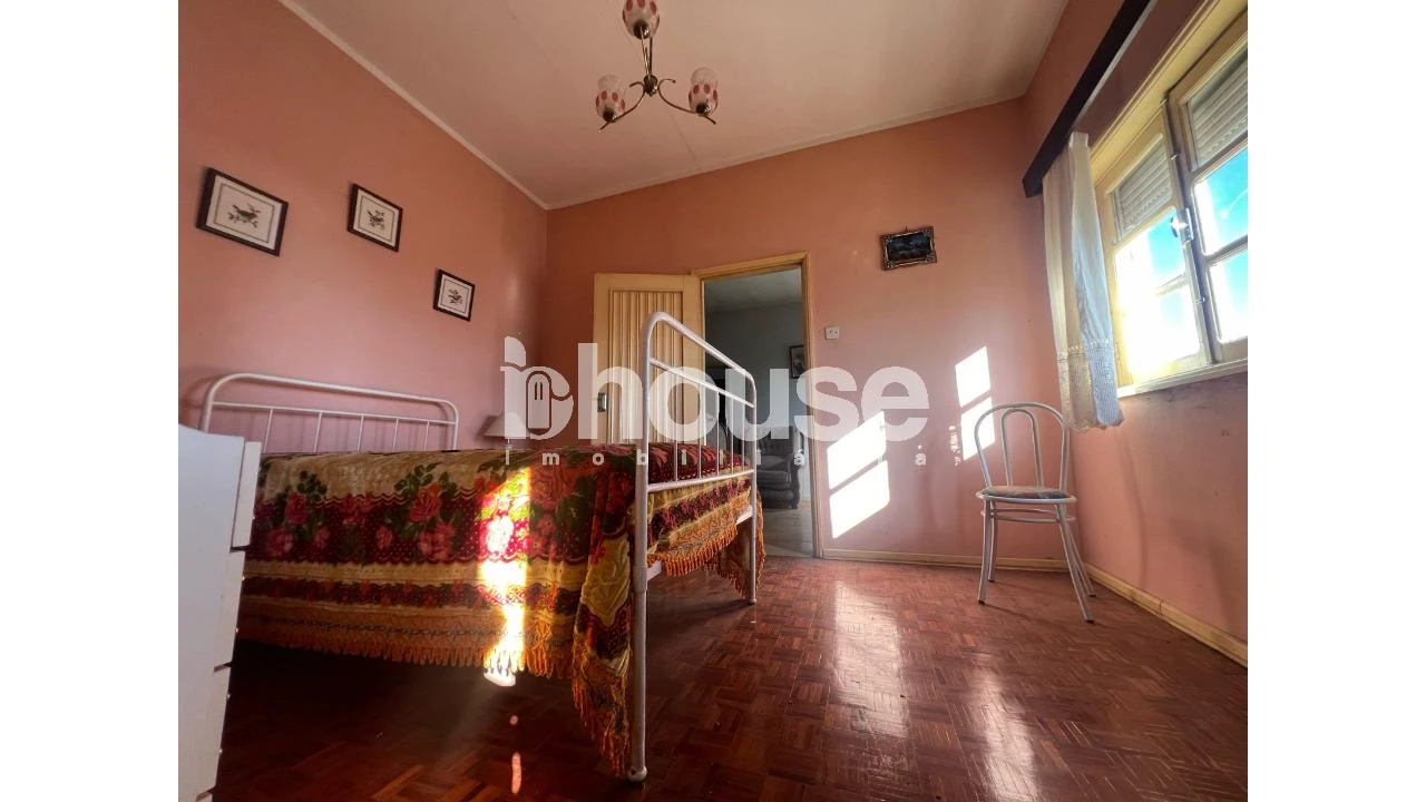 Moradia T4 para Venda em Ervões Foto 7