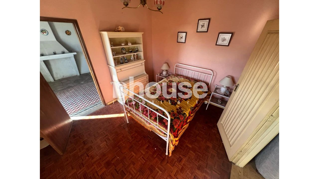 Moradia T4 para Venda em Ervões Foto 8