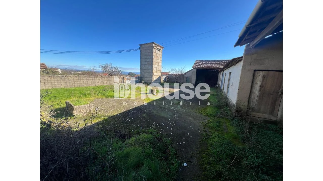 Moradia T4 para Venda em Ervões Foto 36