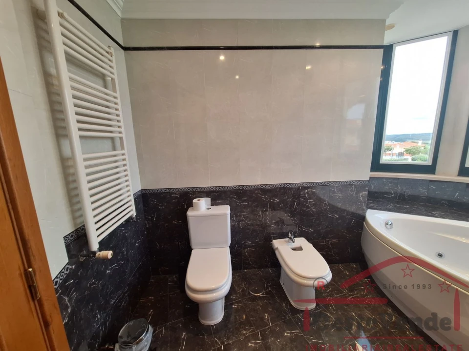 Moradia T4 para Venda em Cadaval e Pêro Moniz Foto 35