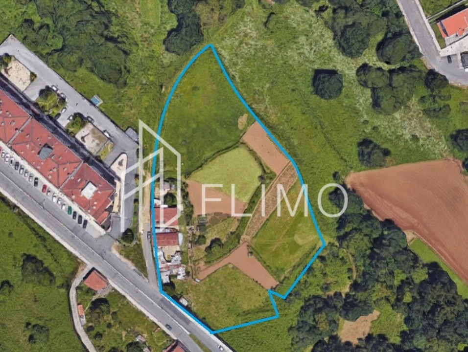 Terreno para Venda em São João da Madeira Foto 1