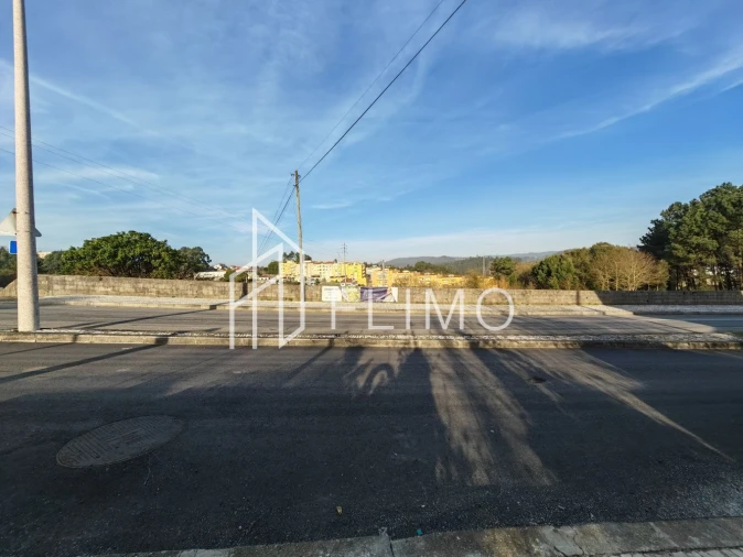 Terreno para Venda em São João da Madeira Foto 5