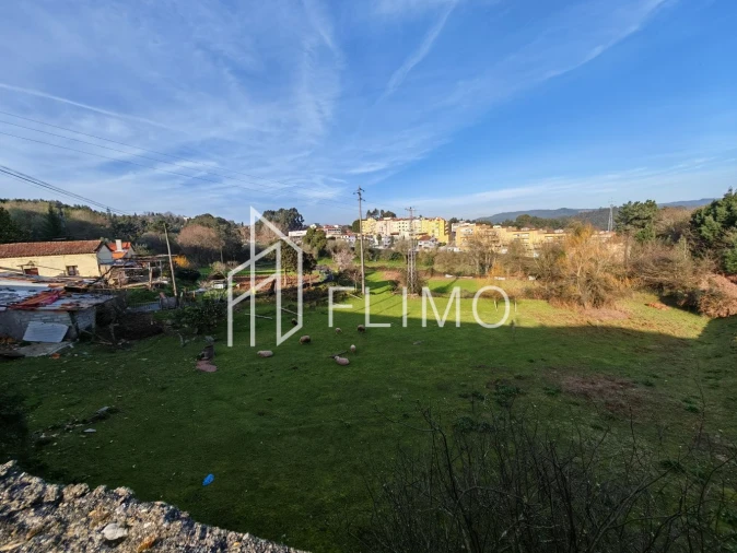 Terreno para Venda em São João da Madeira Foto 2