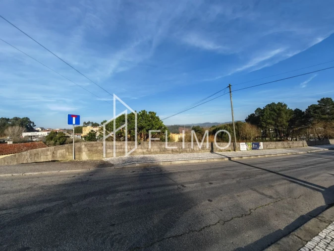 Terreno para Venda em São João da Madeira Foto 6