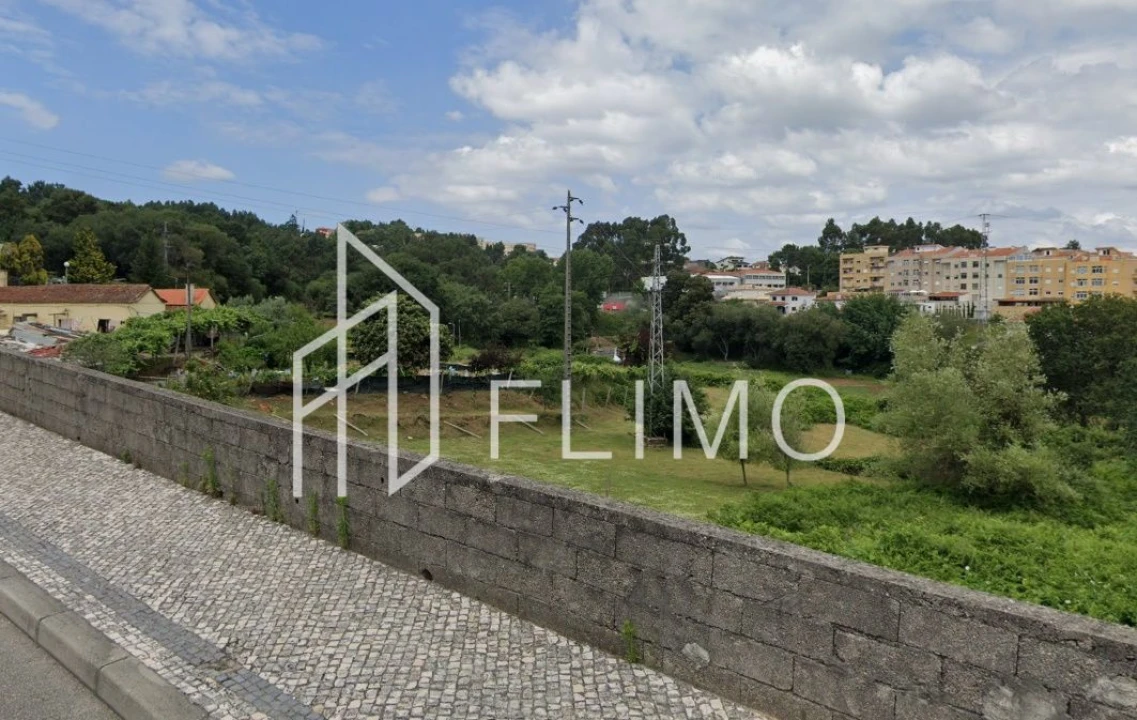 Terreno para Venda em São João da Madeira Foto 8