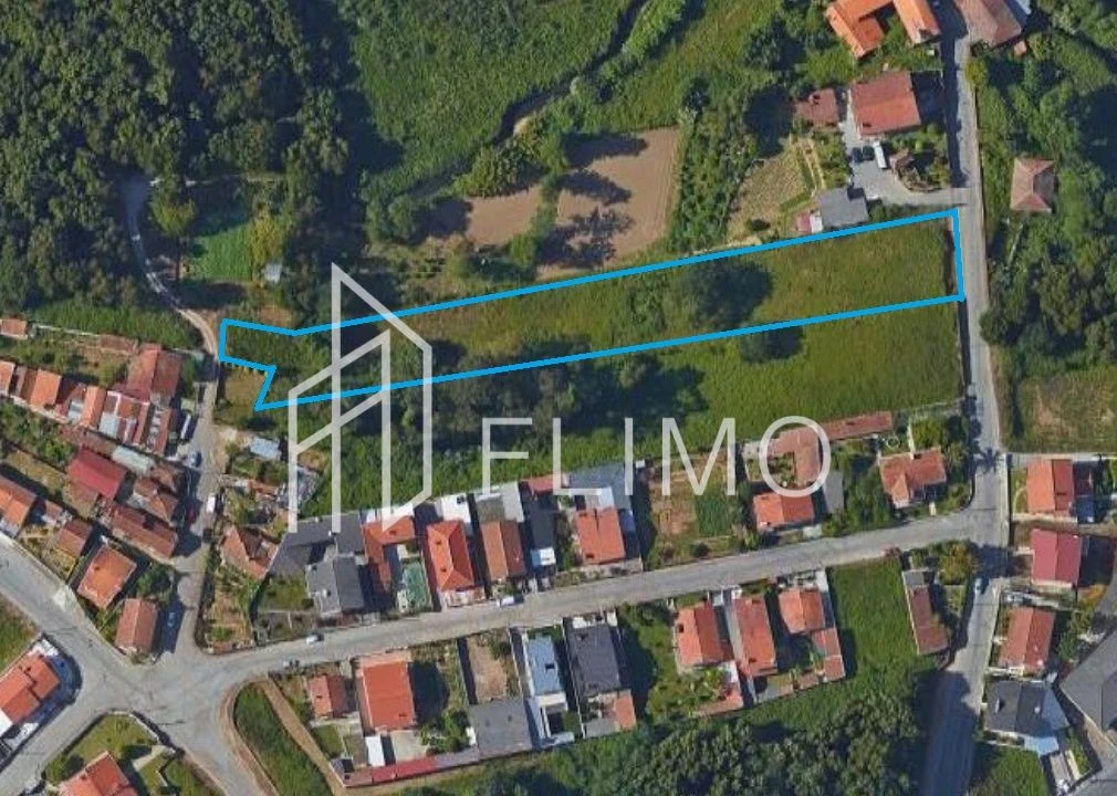 Terreno para Venda em Paços de Brandão Foto 1