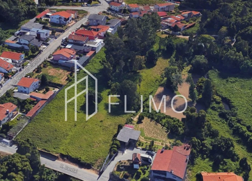 Terreno para Venda em Paços de Brandão Foto 3