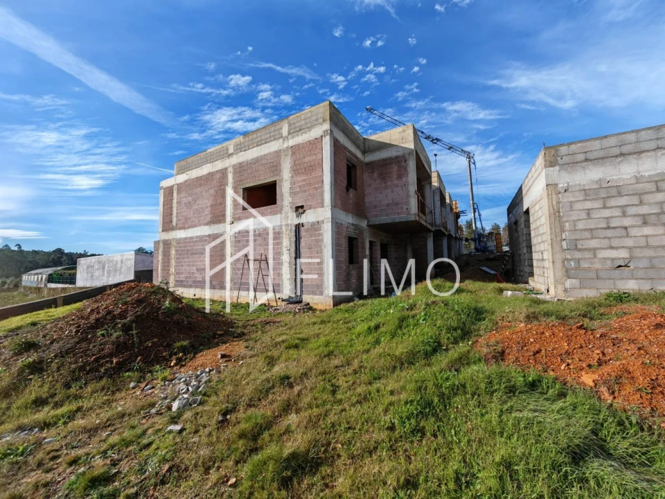 Moradia T3 para Venda em Nogueira do Cravo e Pindelo Foto 3