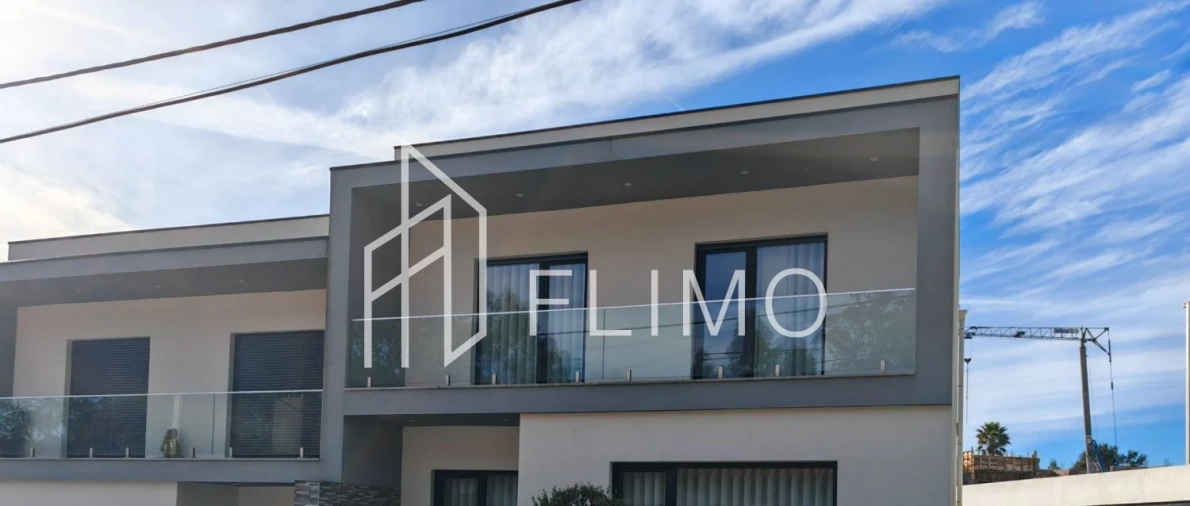 Moradia T3 para Venda em Nogueira do Cravo e Pindelo Foto 2