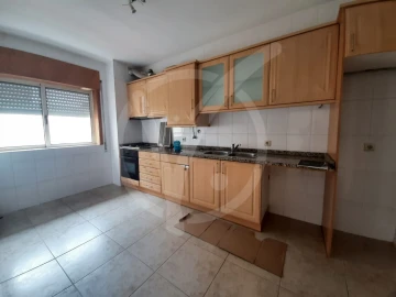 Apartamento T1 para Venda em Aver-O-Mar, Amorim e Terroso