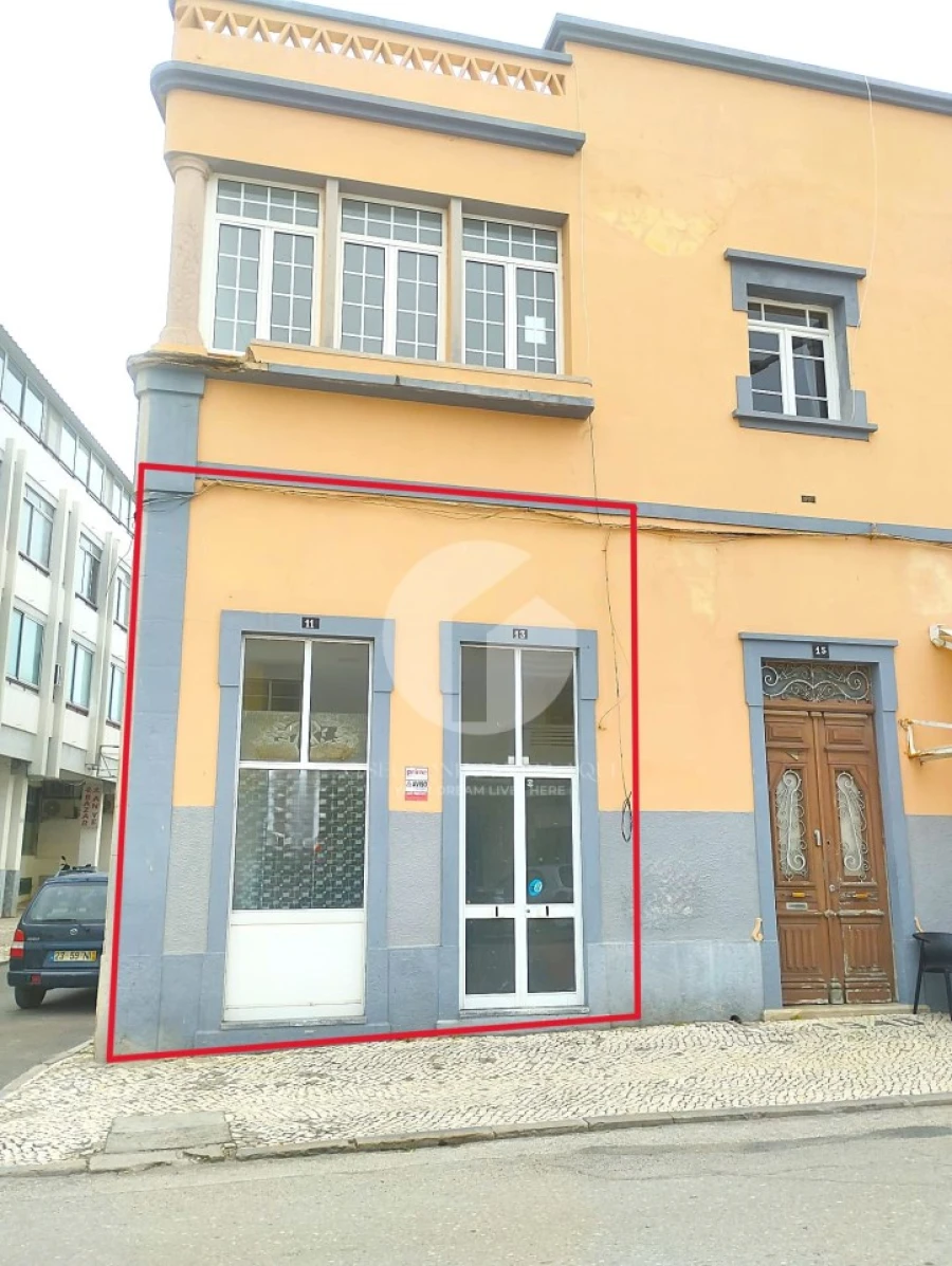 Loja para Venda em Olhão Foto 1