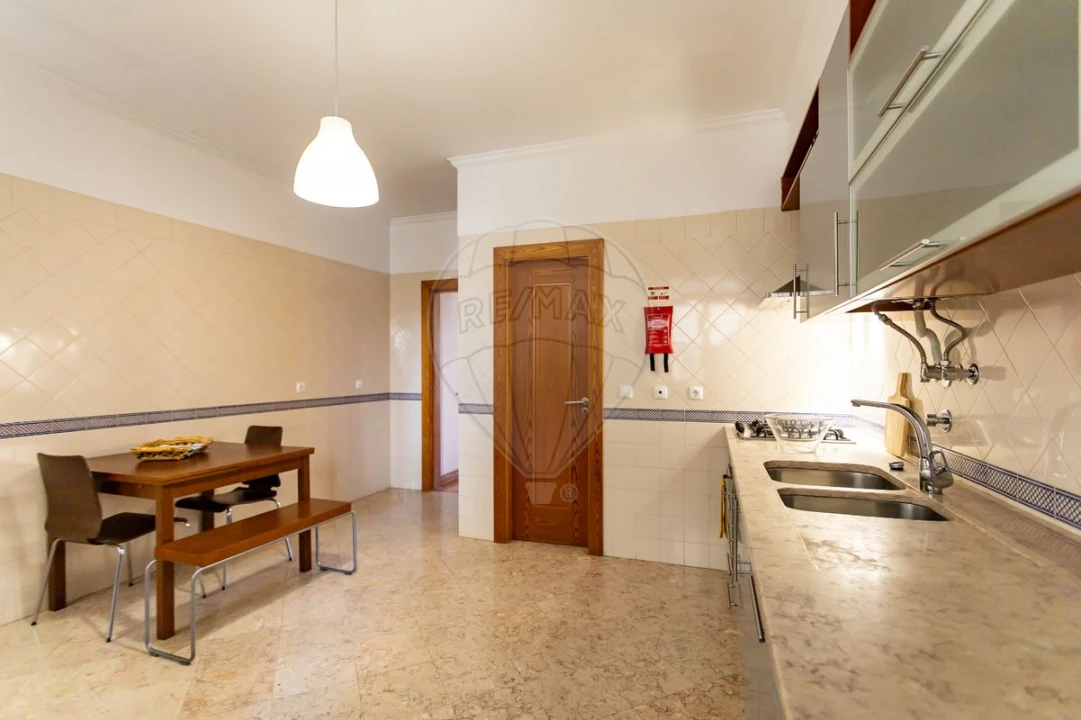 Apartamento T2 para Venda em Santa Maria Maior Foto 32