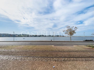 Apartamento T2 para Venda em Lordelo do Ouro e Massarelos