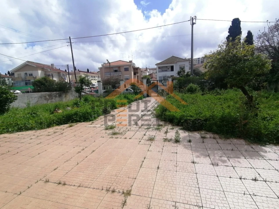 Moradia T7 para Venda em Loures Foto 22