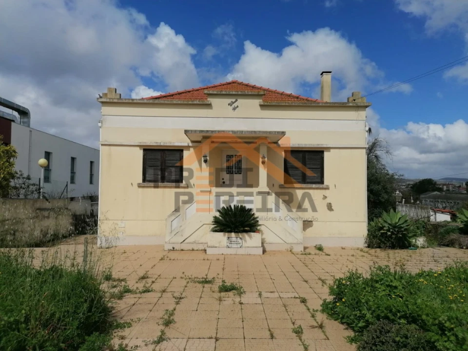 Moradia T7 para Venda em Loures Foto 3