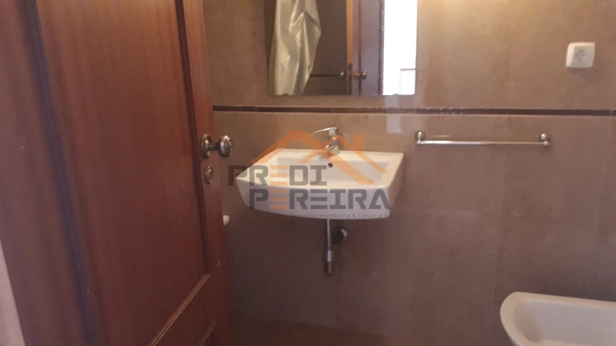 Moradia T7 para Venda em Loures Foto 10