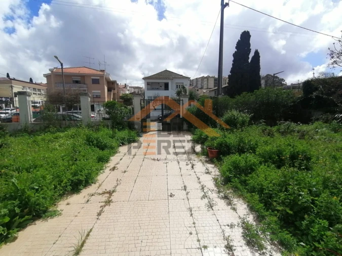 Moradia T7 para Venda em Loures Foto 27