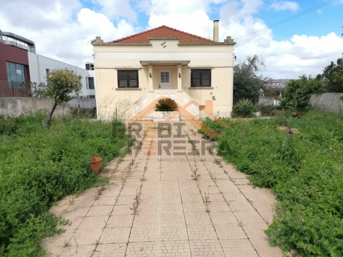 Moradia T7 para Venda em Loures Foto 4