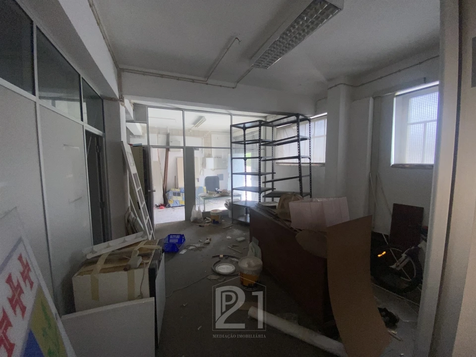 Armazém para Venda em Falagueira-Venda Nova Foto 8