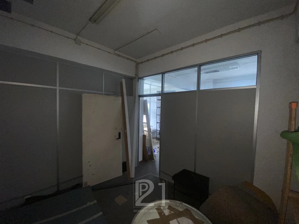 Armazém para Venda em Falagueira-Venda Nova Foto 10