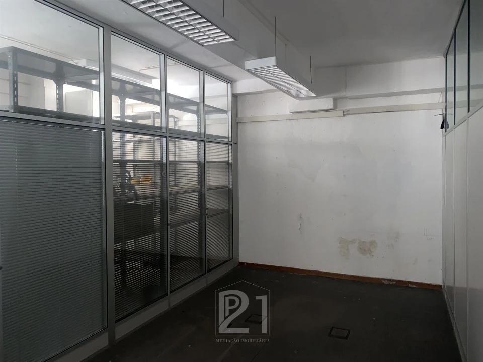 Armazém para Venda em Falagueira-Venda Nova Foto 3