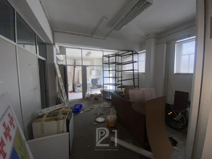 Armazém para Venda em Falagueira-Venda Nova Foto 8