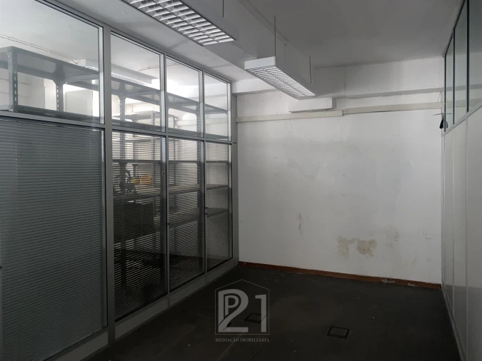 Armazém para Venda em Falagueira-Venda Nova Foto 3