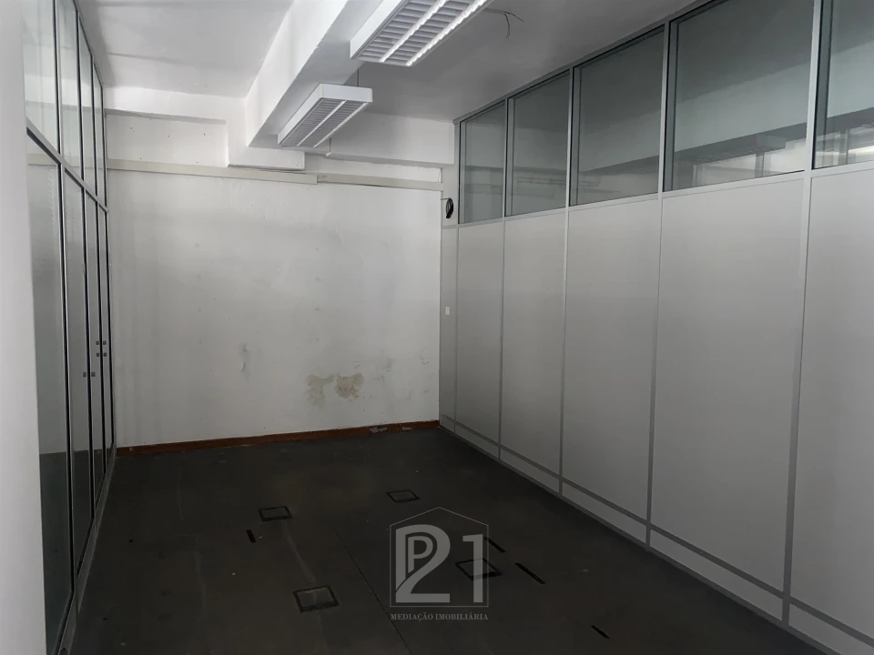 Armazém para Venda em Falagueira-Venda Nova Foto 2