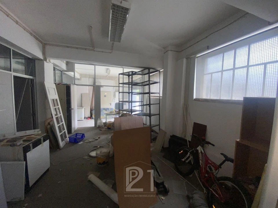 Armazém para Venda em Falagueira-Venda Nova Foto 6