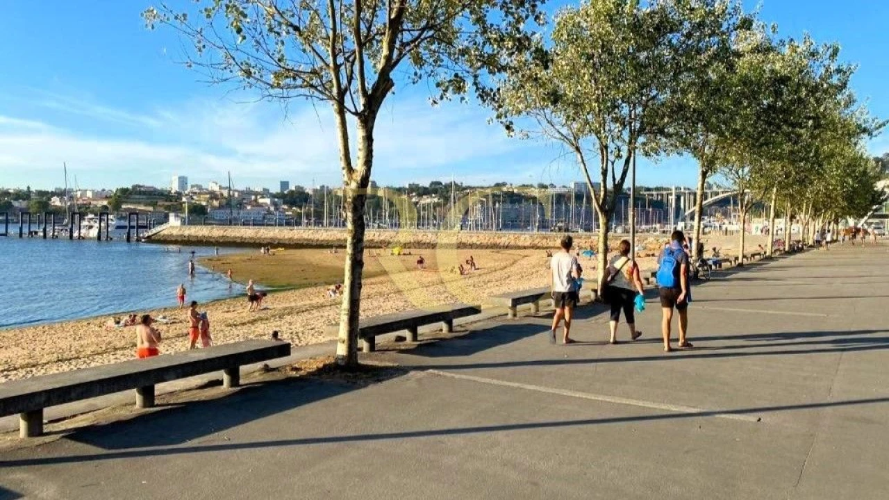 Apartamento T1 para Venda em Canidelo Foto 19