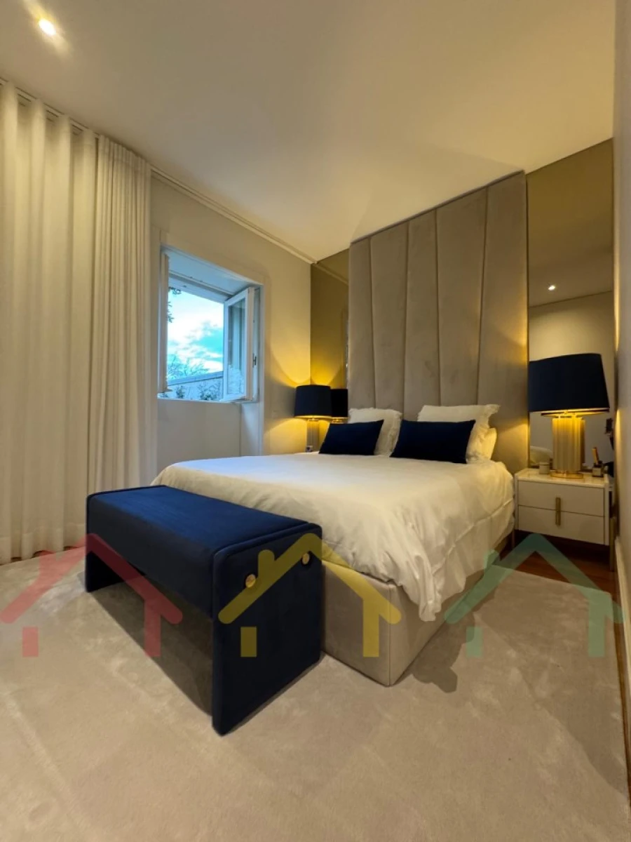 Apartamento T2 para Venda em Paranhos Foto 5