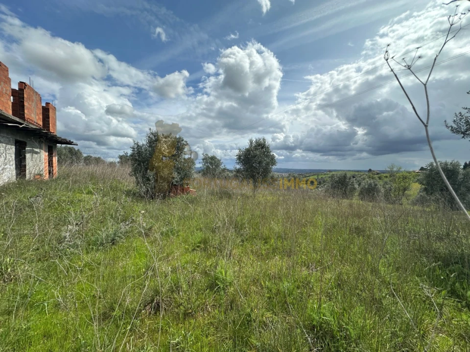 Terreno para Venda em São João Baptista e Santa Maria dos Olivais Foto 2