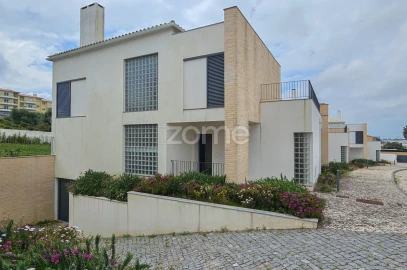 Moradia T4 para Venda em Santa Maria e São Miguel, São Martinho, São Pedro Penaferrim