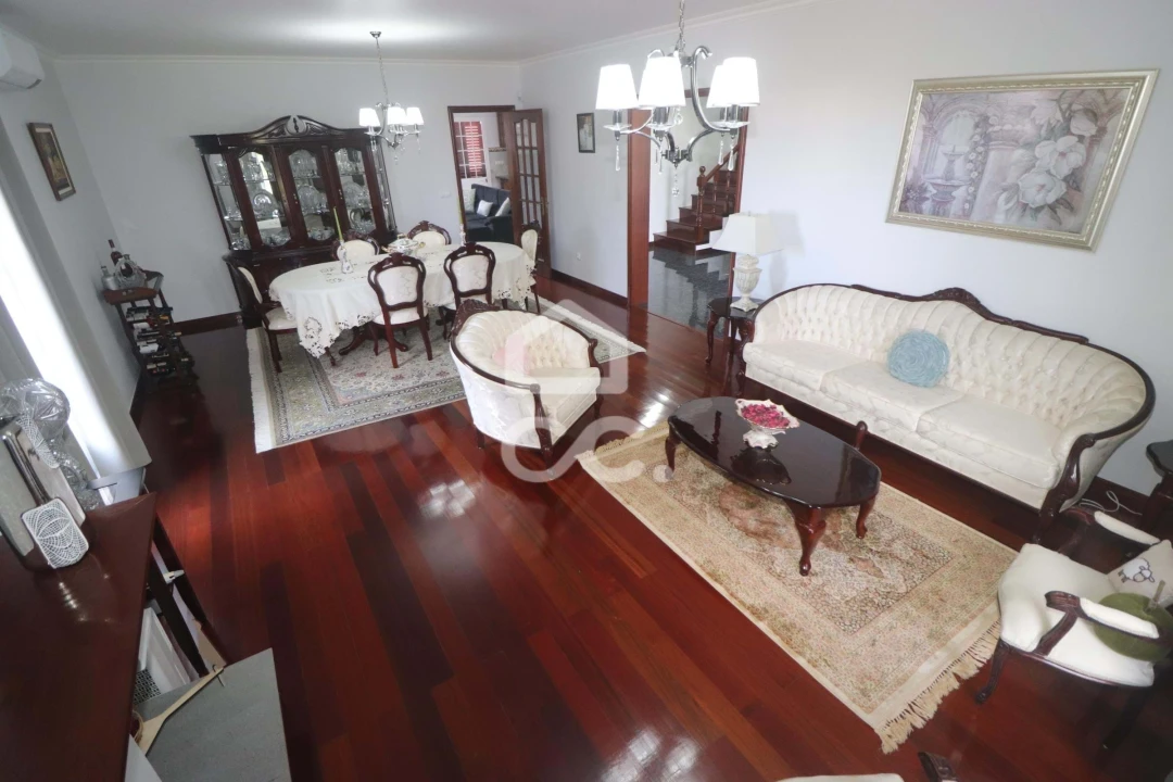 Moradia T3 para Venda em Ribeirinha Foto 10