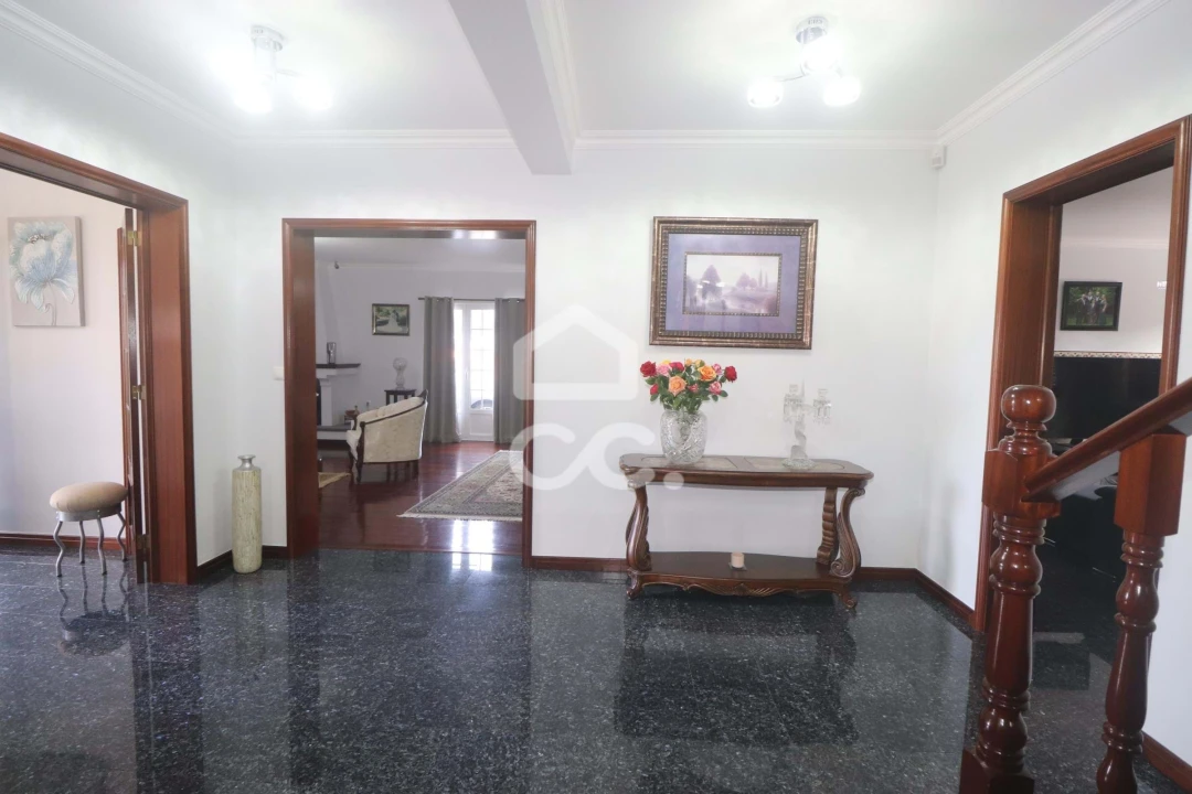 Moradia T3 para Venda em Ribeirinha Foto 9