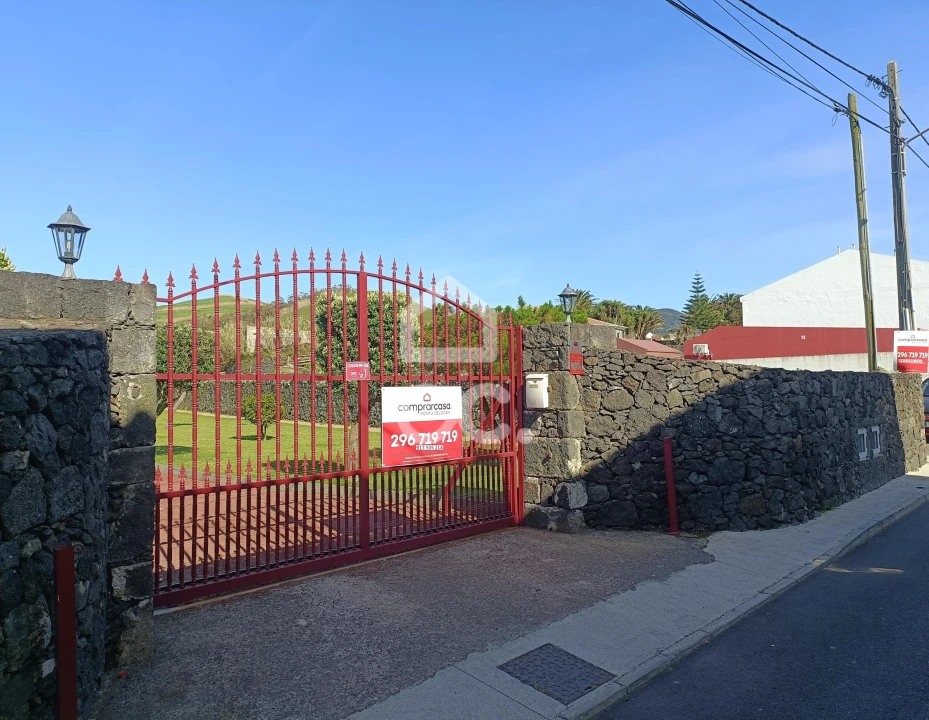 Moradia T3 para Venda em Ribeirinha Foto 4