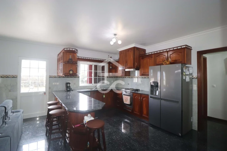 Moradia T3 para Venda em Ribeirinha Foto 16