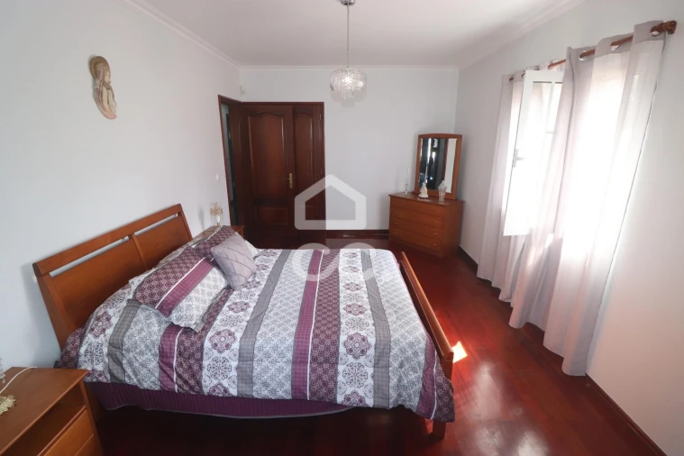 Moradia T3 para Venda em Ribeirinha Foto 22