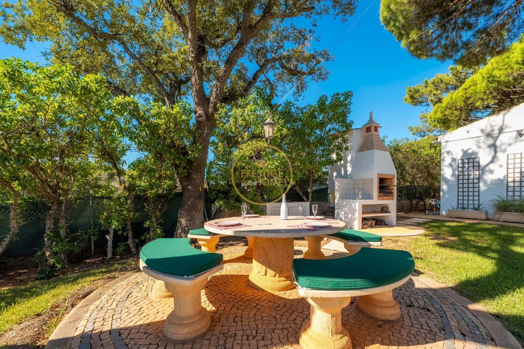 Moradia T4 para Arrendamento em Quarteira Foto 46