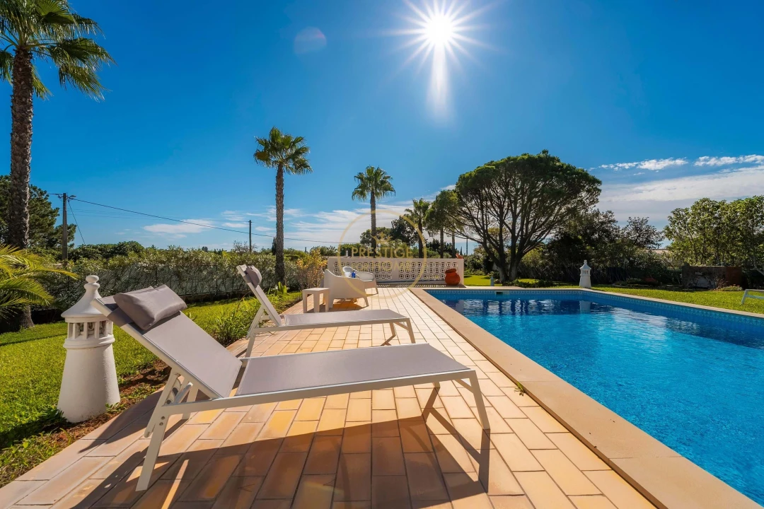 Moradia T4 para Arrendamento em Quarteira Foto 60