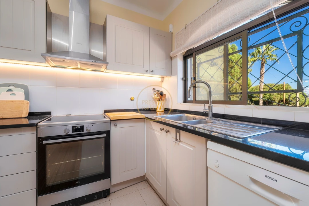 Moradia T4 para Arrendamento em Quarteira Foto 75