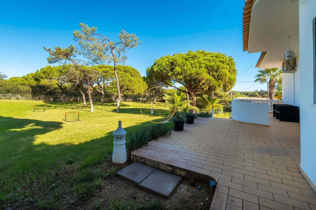 Moradia T4 para Arrendamento em Quarteira Foto 51