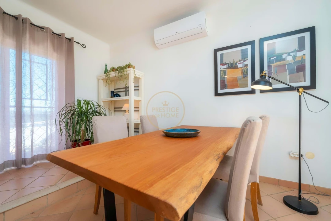 Moradia T4 para Arrendamento em Quarteira Foto 10