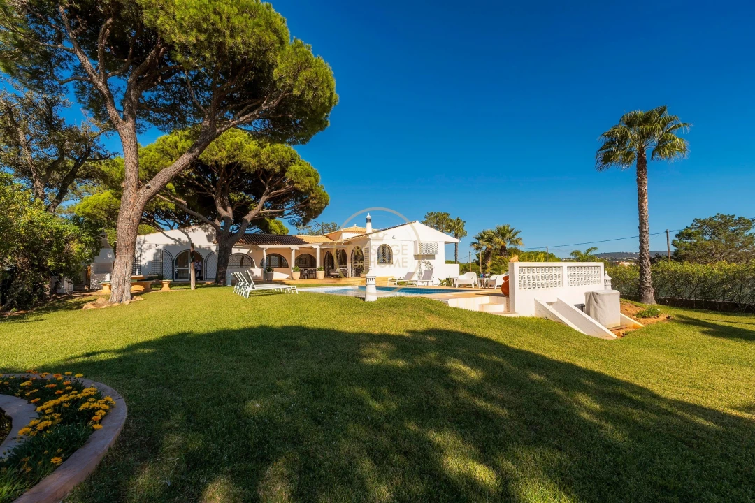 Moradia T4 para Arrendamento em Quarteira Foto 95